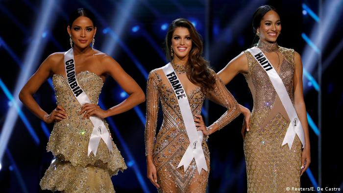 Philipinen - Miss Universe Wettbewerb mit Miss France, Miss Haiti, Miss Colombia (Reuters/E. De Castro)