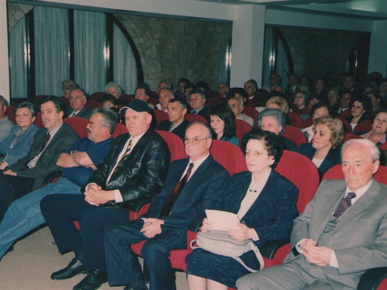 2005 06 11 HOTEL BISER PROMOCIJA NA KNIGATA ZA VRODENI LUKSANTNI SOSTOJBI KAJ DECATA 22