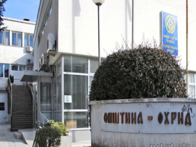 Се отстрануваат урбаната опрема и градбите на крајбрежјето што не се опфатени со ГУП-от