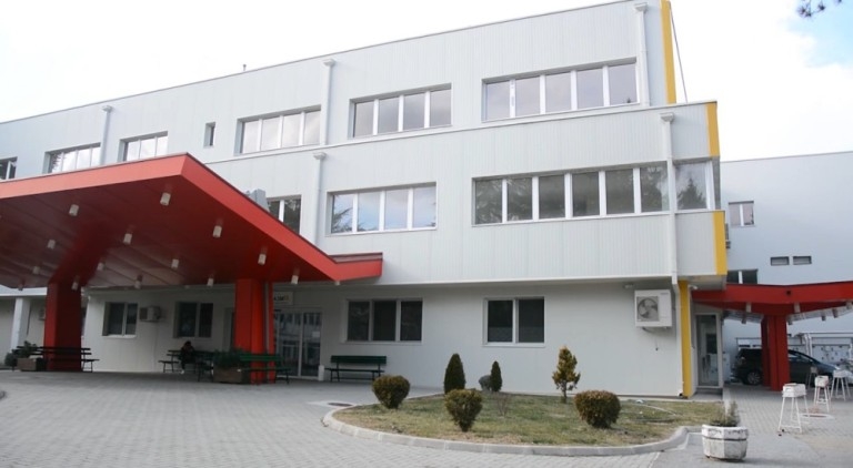 ЈЗУ Специјализирана болница „Св. Еразмо“  – Охрид, почнува со примена на нова метода: „Артроскопска хирургија на рамен зглоб“