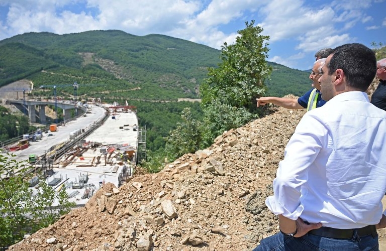 Бочварски и Рустеми ја посетија цела траса на автопатската делница Кичево – Охрид