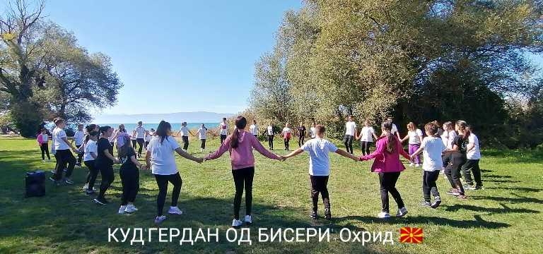 Децата од КУД „Ѓердан од бисери“ од Охрид – Поминаа во природа, ден без мобилни