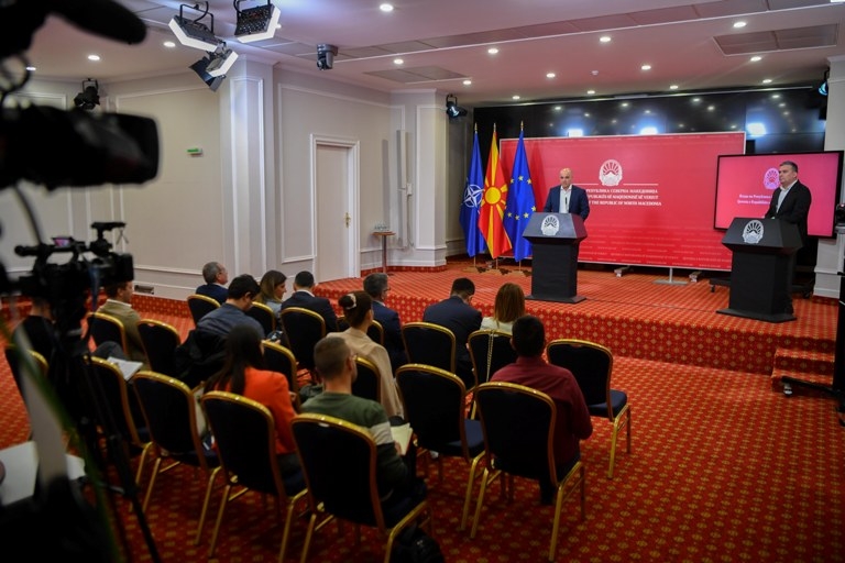 Ковачевски: Со нов пакет мерки од над 350 милиони евра ги помагаме најранливите, никој нема да биде оставен сам во кризата