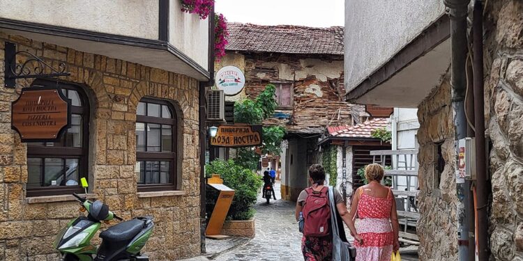 По калдрмата охридска … фото: Бенита Стојмирова