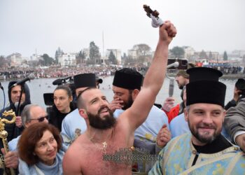 Спектакуларно одбележан празникот Богојавление-Водици во Охрид