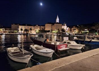 Од езеро, малку на море, на Брач – барем преку фотки